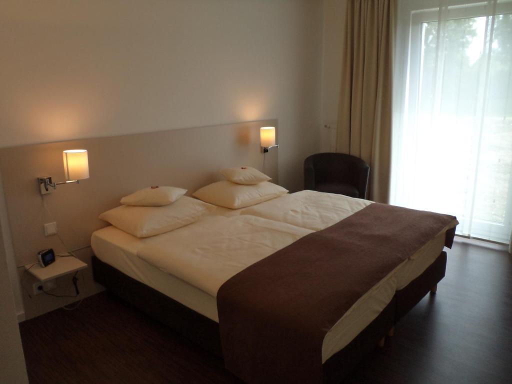 Das Neue Hotel Am Park Fröndenberg Kamer foto