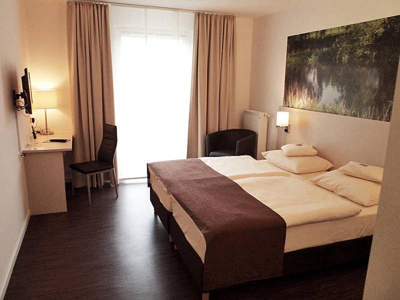 Das Neue Hotel Am Park Fröndenberg Buitenkant foto